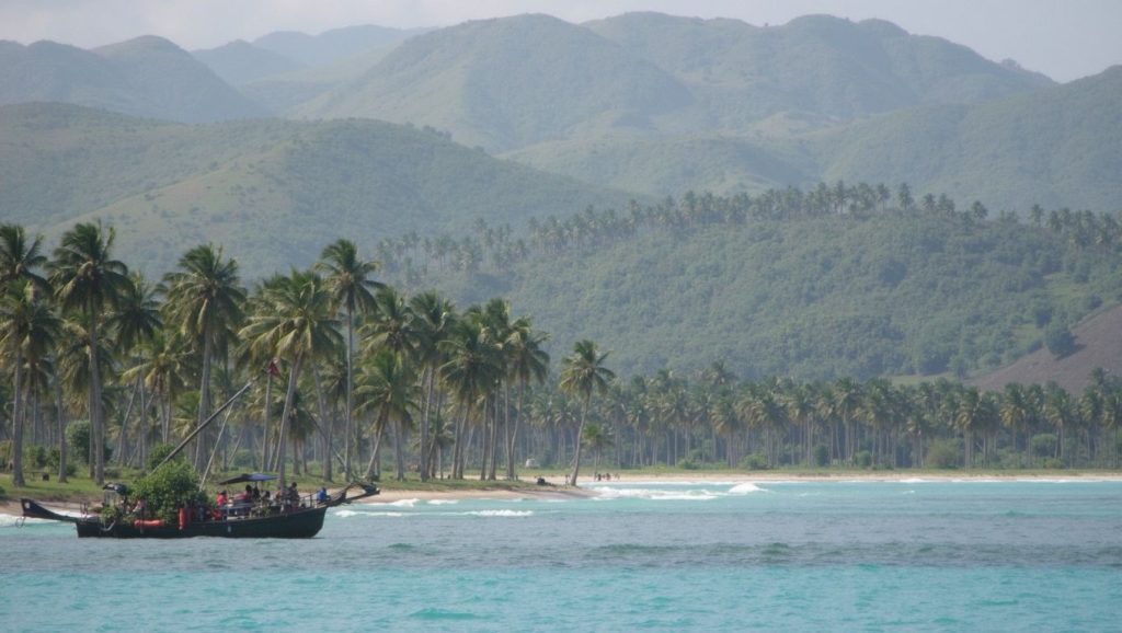 Playa Cosón (Samaná, Rep. Dominicana) — foto 2