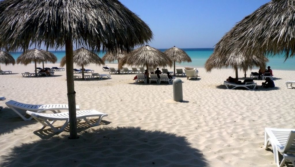 Orilla tranquila de Playa del Chivo, playa de Playas del Este