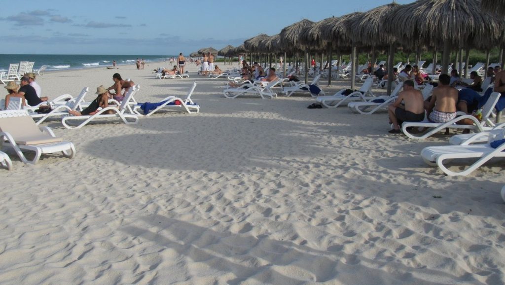 Paseo hacia Del Medio, Cayo Coco