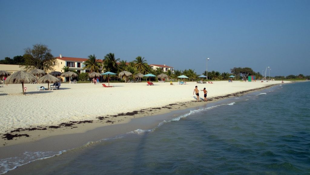 Horizonte desde Playa El Bahia, La Habana, Cuba