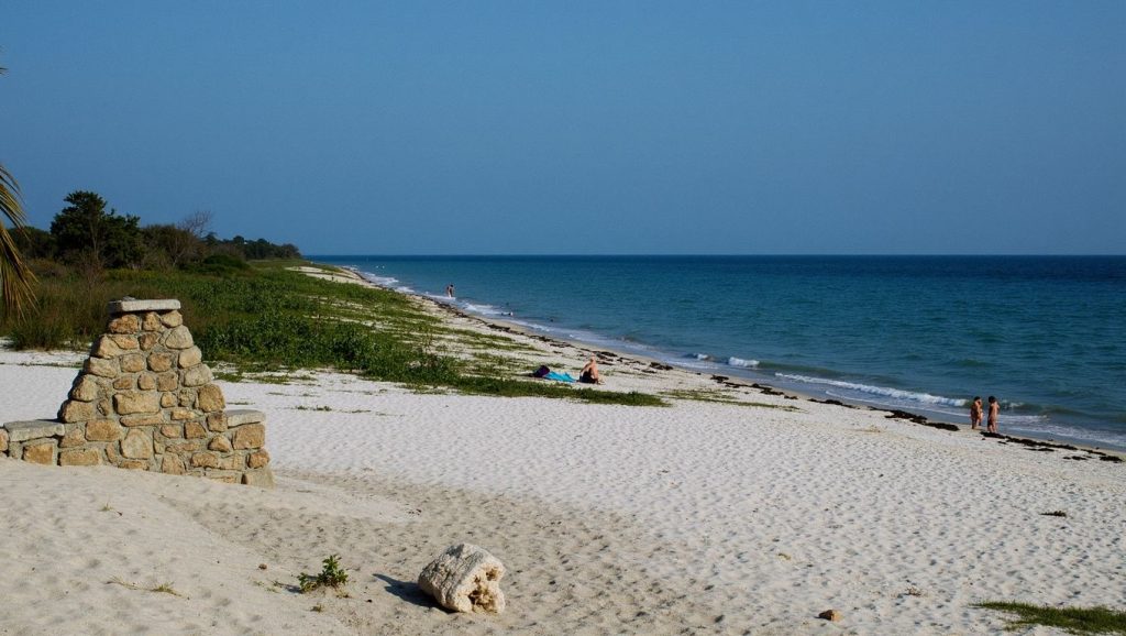 Paseo hacia Guardalavaca, Guardalavaca