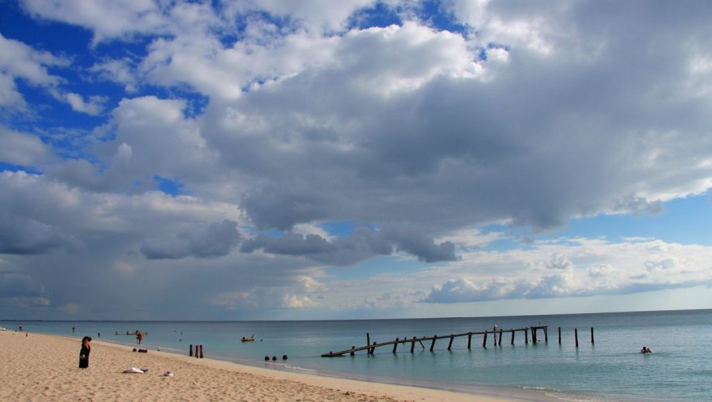 Panorámica de Playa Kawama con cielo despejado, Varadero
