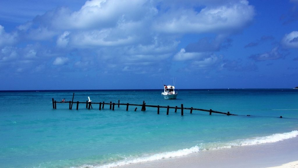 Panorámica de Playa La Sierra con cielo despejado, Pinar del Río
