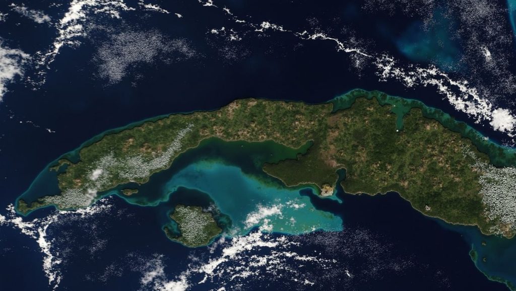 Playa La Tatagua desde la arena, Trinidad, Cuba