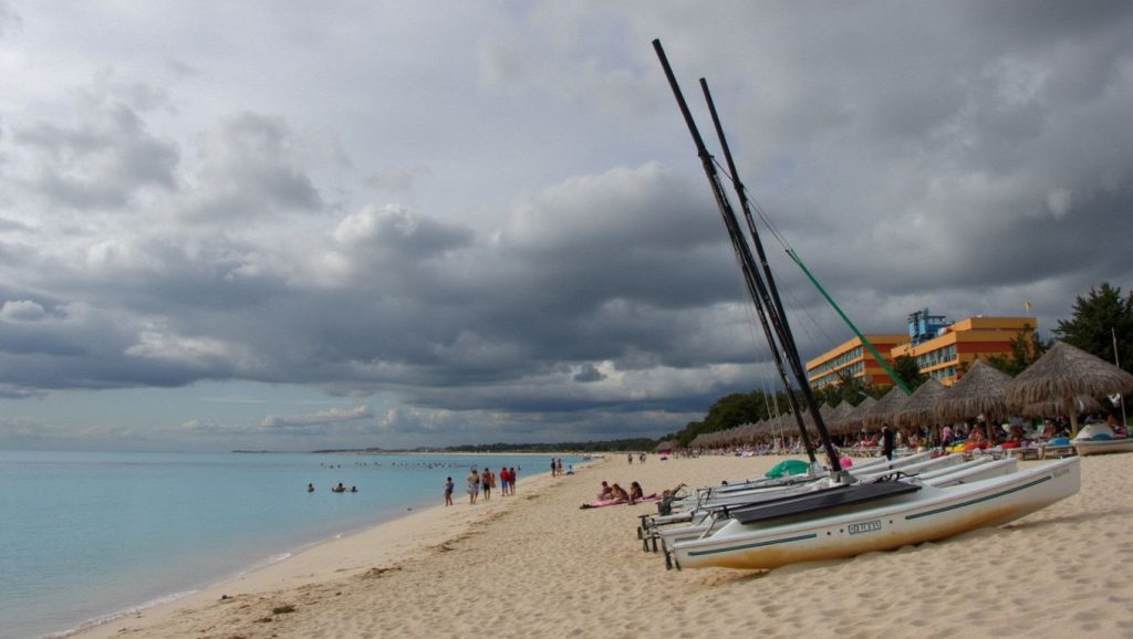 Arena y mar en Playa Larga Cayo Coco, Cayo Coco, Cuba