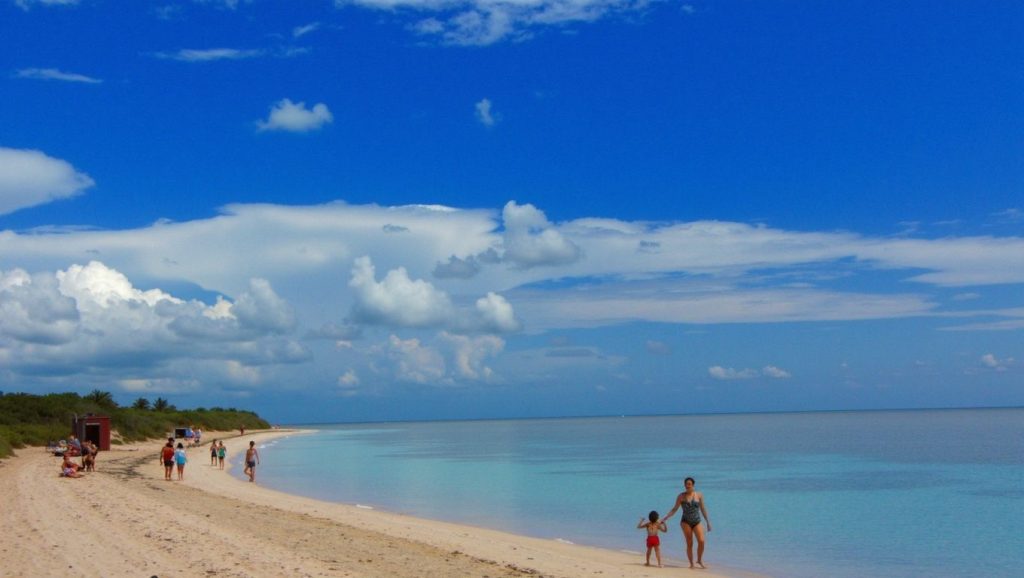 Primer plano de la orilla de Playa Larga Cayo Coco, Cayo Coco
