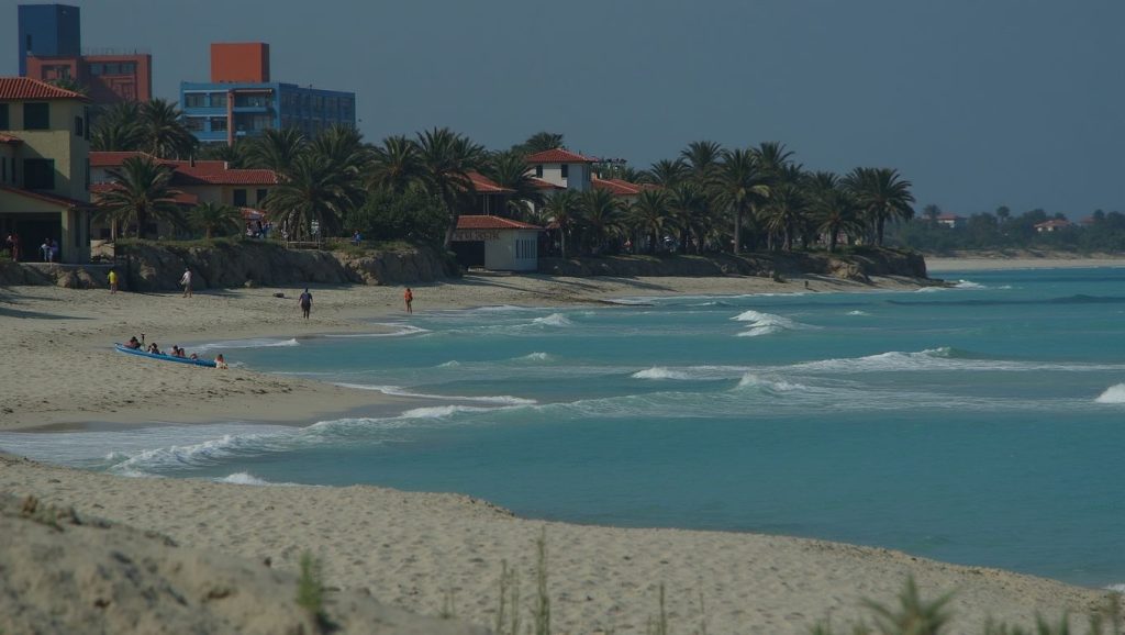 Arena y orilla en Playa Los Caneyes, Camagüey, Cuba