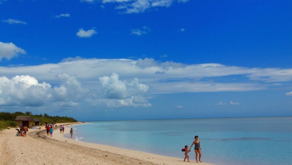Agua y arena en playa Resguardo, Pinar del Río