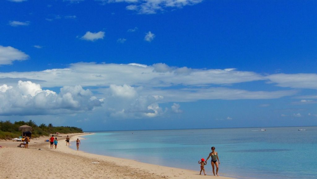 Arena fina en Sabanalamar, Baracoa, Cuba