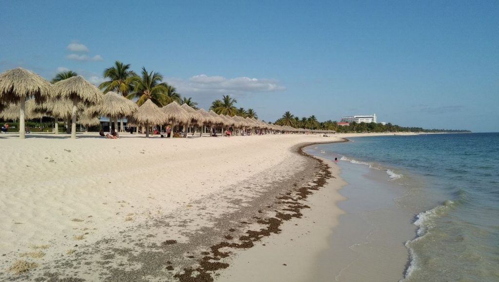 Vista general de Playa Uvero, Santiago de Cuba