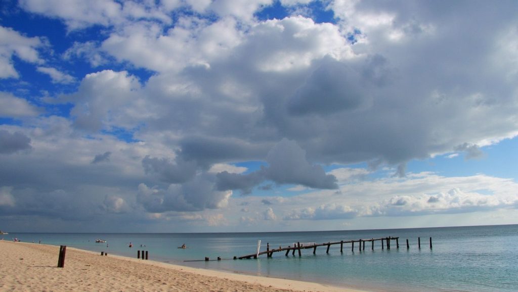 Vista del entorno de Playita Boca de Samá, Guardalavaca, Cuba