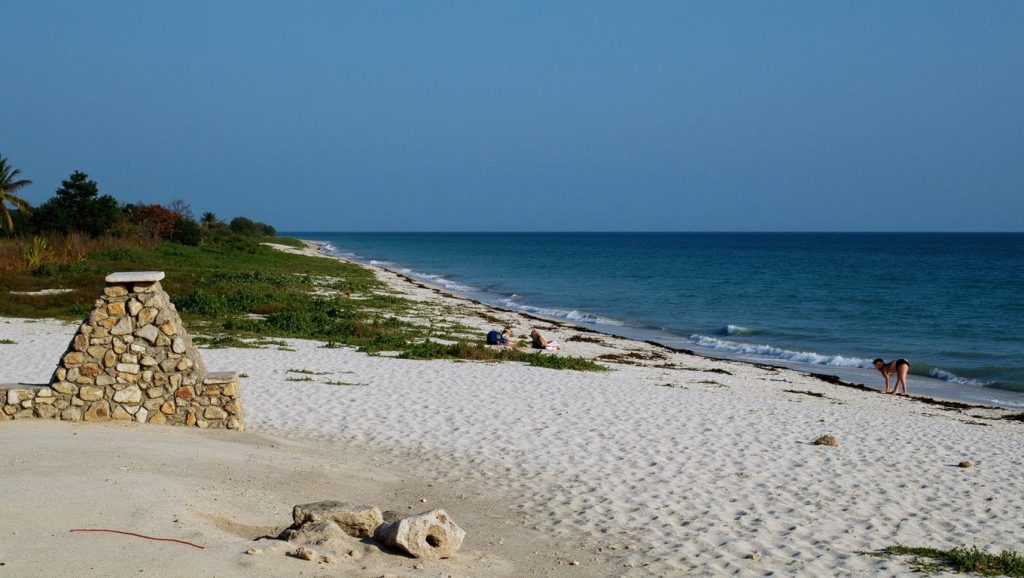 Vista del litoral en Playita del Embarcadero, Holguín
