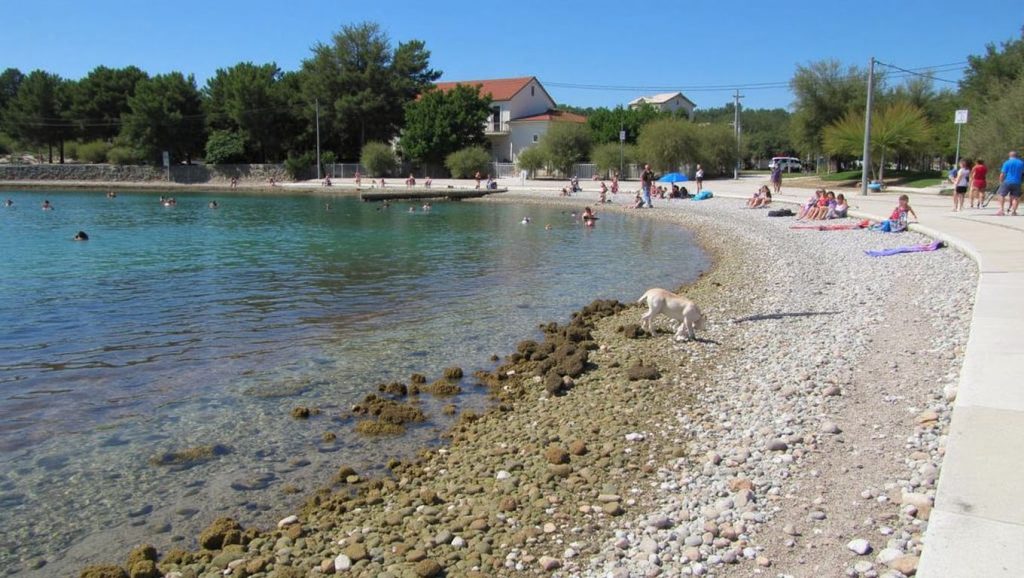 Playa Plaža Česminica desde la arena, Croacia, Hvar
