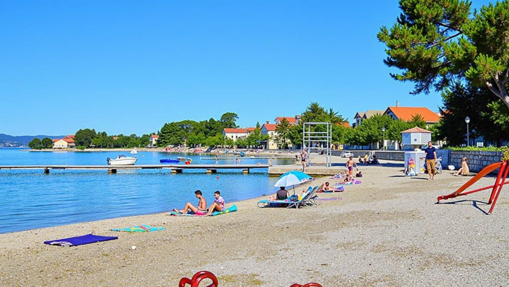 Vista de Plaža Dječji raj desde la orilla, Croacia
