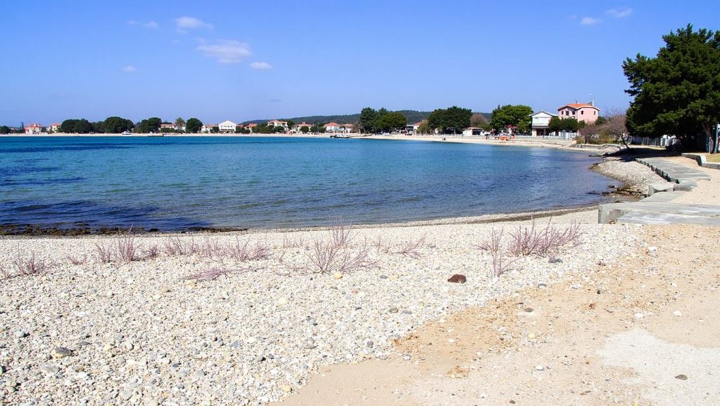 Vista del litoral en Plaža Dječji raj, Croacia