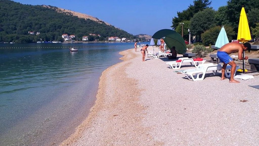Vista de Plaža Dumići desde la orilla, Croacia