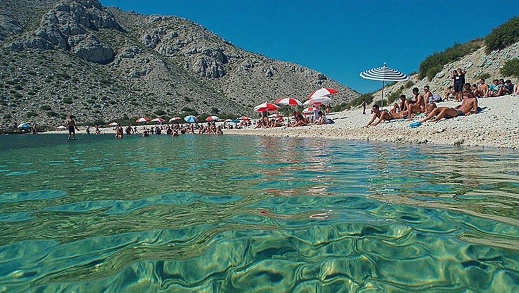 Panorámica completa de Plaža Girenica, playa de Croacia