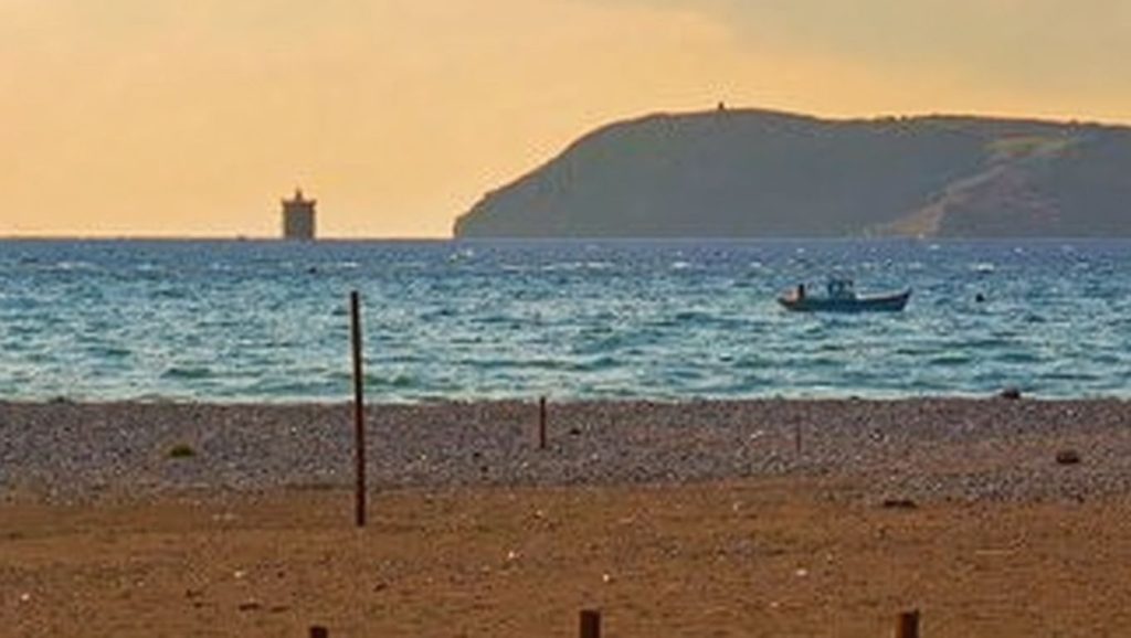 Línea de costa en Plaža Jaz, Budva