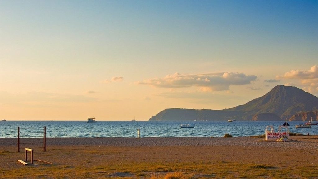 Amplio horizonte marino en Plaža Jaz, Budva