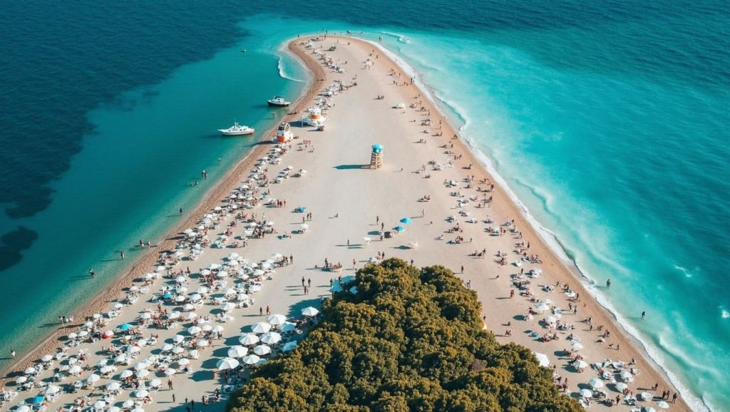 Acceso a Plaža Lakirka desde el aparcamiento, Općina Vir