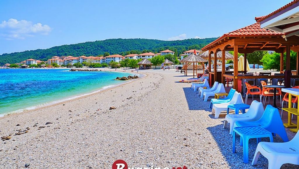 Arena y mar en Plaža Lumbrelin, Croacia, Croacia