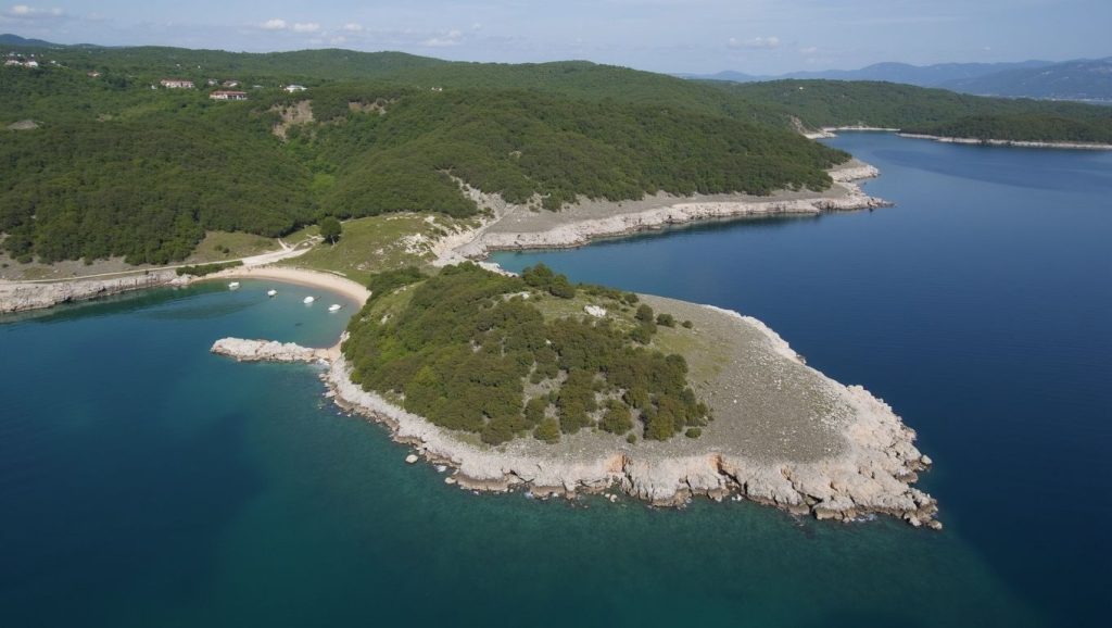 Plaža Mala Javna (Vrbnik, Krk) — foto 3