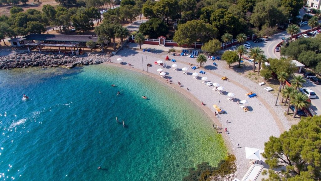 Primer plano de la orilla de Plaža Mina, Općina Jelsa