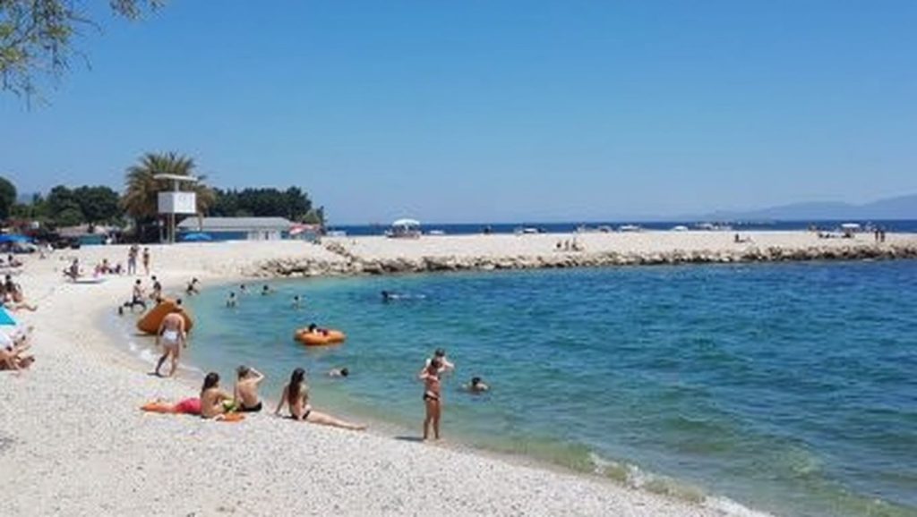 Vista general de Plaža Obojena, Croacia