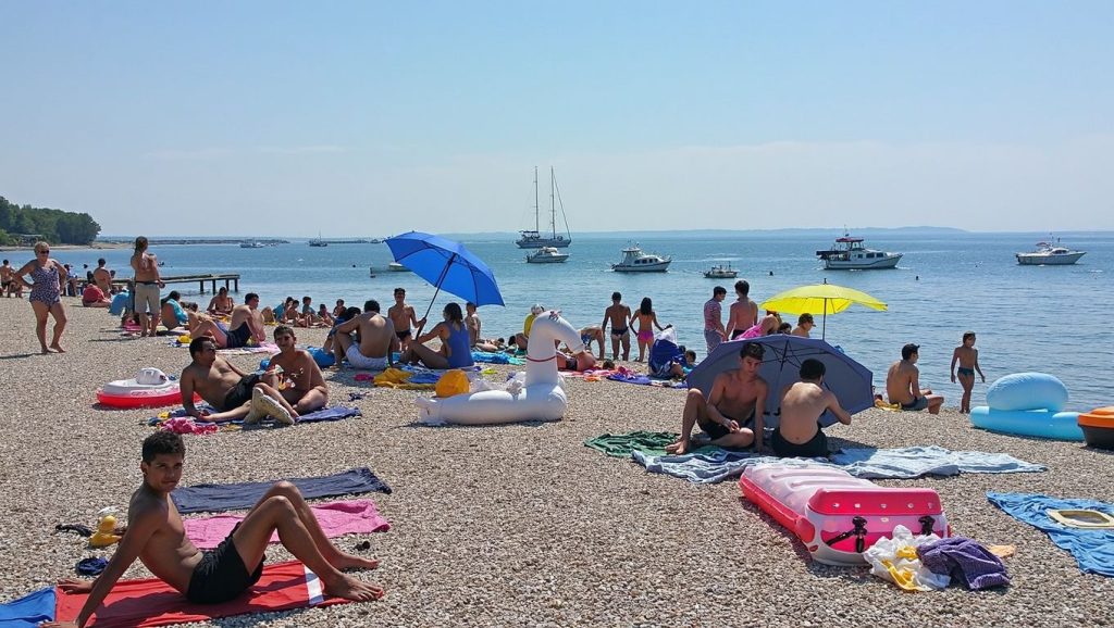 Playa Plaža Pedinka en Općina Vir, Croacia