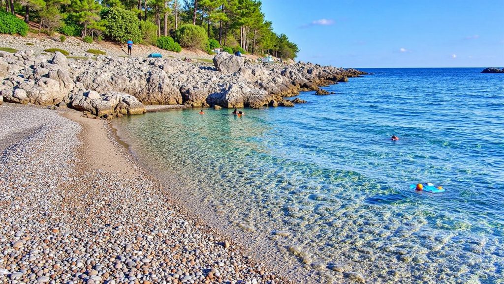 Panorámica de Plaža Plavina con cielo despejado, Grad Korčula