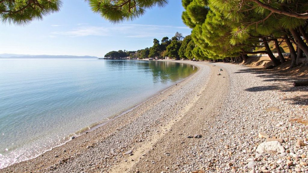 Línea de costa en Plaža Pliša, Zaton