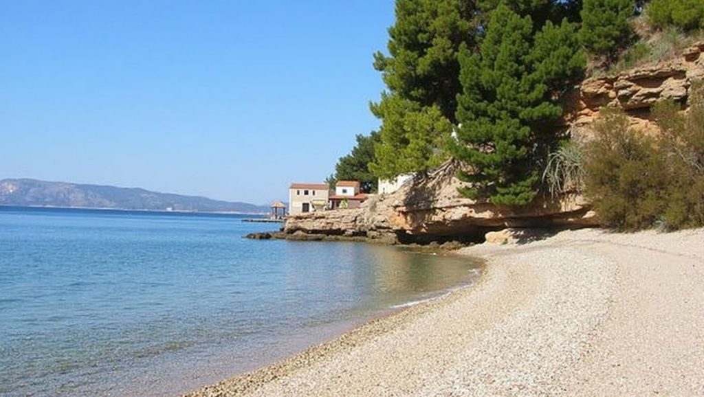 Vista del entorno de Plaža Sarina, Općina Vir, Croacia