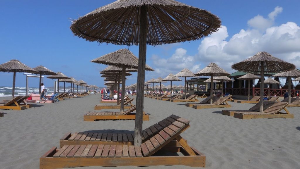 Acceso a Plaža Sidro desde el aparcamiento, Herceg Novi