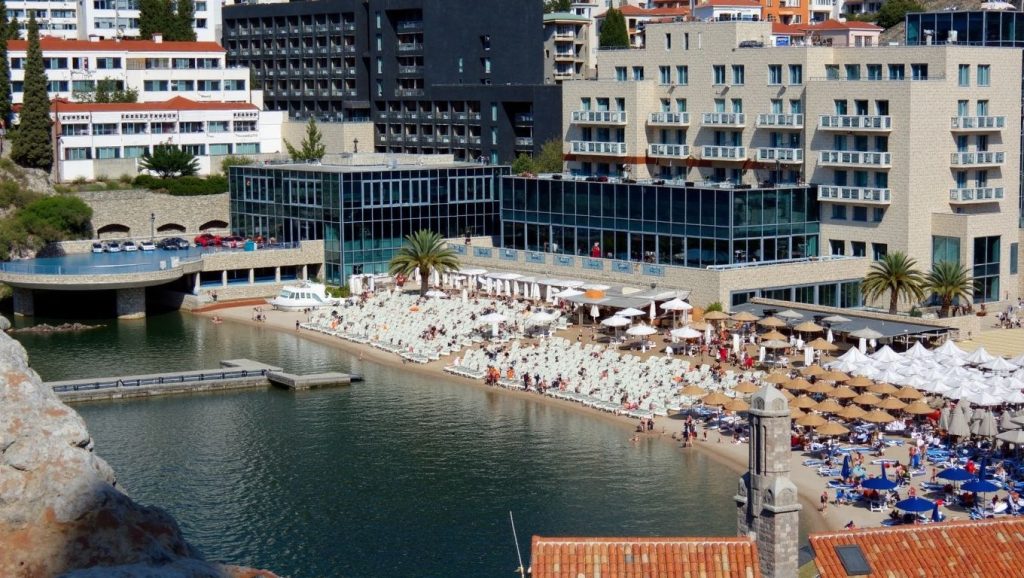 Línea de costa en Plaža Sutomore, Bar