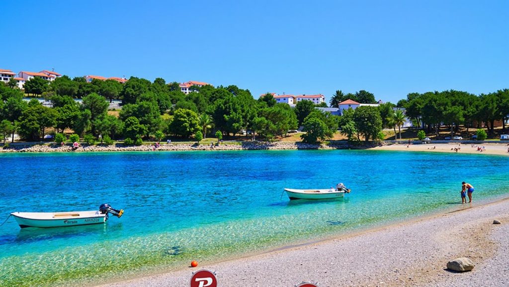 Playa Plaža Velika Raduča desde la arena, Croacia, Croacia
