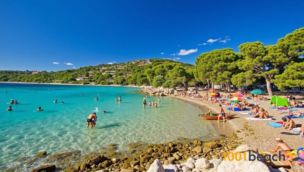 Acceso a Plaža Velika Slatina desde el aparcamiento, Croacia