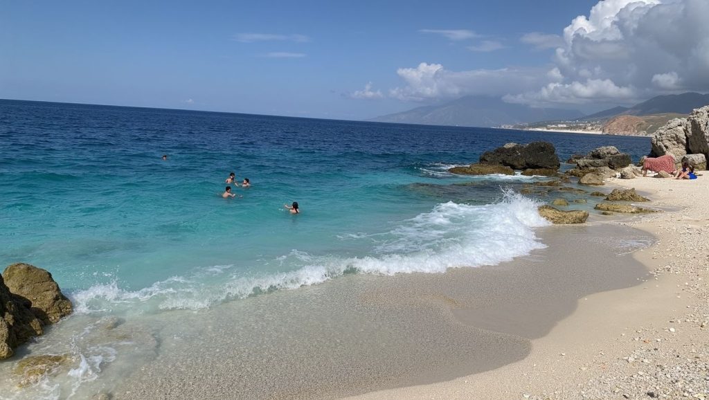 Plazhi i Llamanit (Riviera Albanesa, Albania) — foto 6