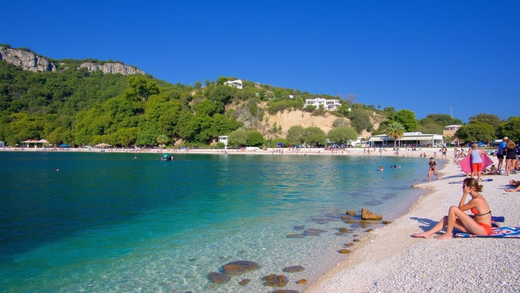 Detalle de arena y agua en Pod vruljom, Croacia