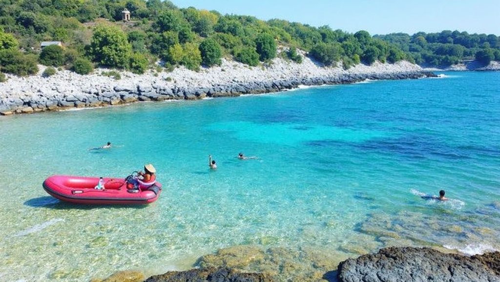 Vista del litoral en Pol Borcica, Croacia