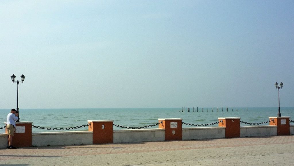 Playa Porto Novo Beach desde la arena, Vlorë, Albania
