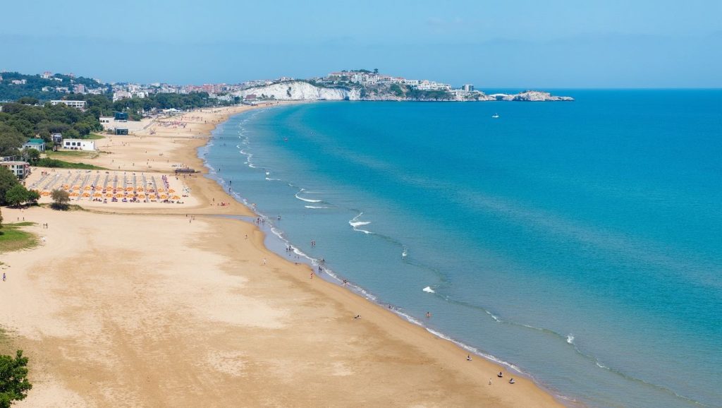 Detalle del agua en Portogreco, Vieste, Puglia