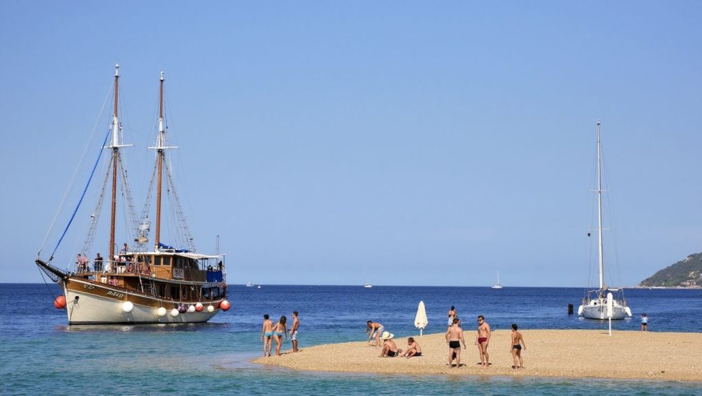 Pošta beach (Stivan, Cres) — foto 6