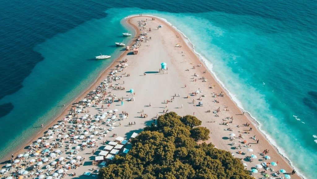 Orilla de Račice con olas suaves en Croacia