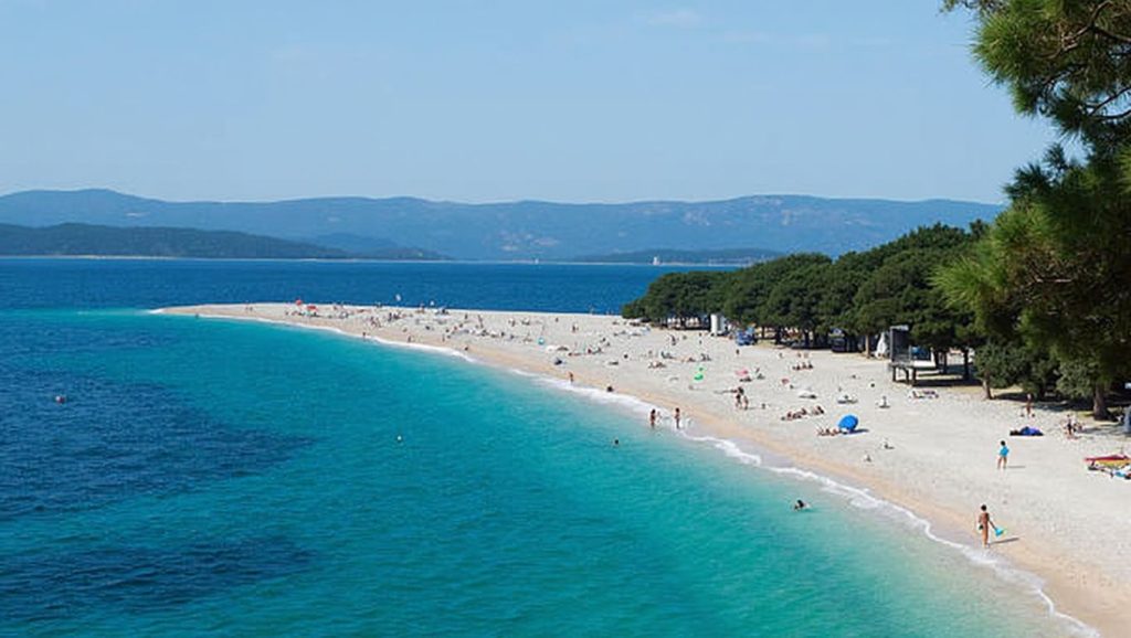 Panorámica de Rat con cielo despejado, Drašnice