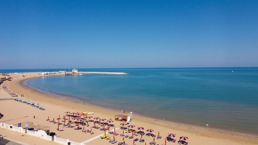 Spiaggia di Rodi Garganico — foto 1 de 6