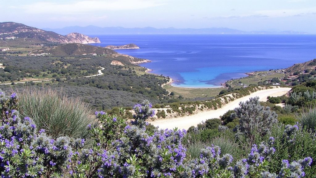 Vista del litoral en Rondinara, Rondinara