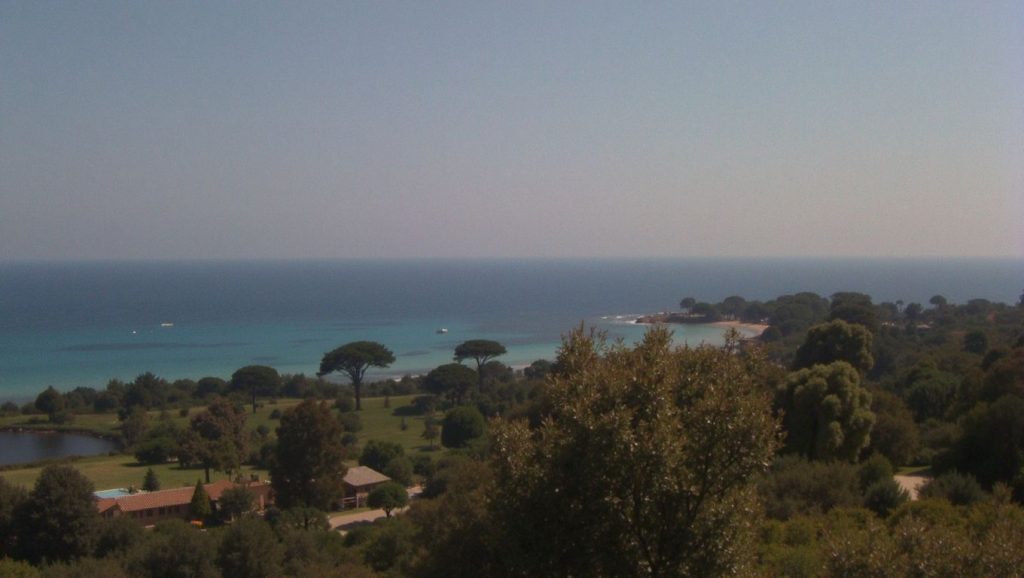 Acceso a Sant'Ambroggio desde el aparcamiento, Calvi