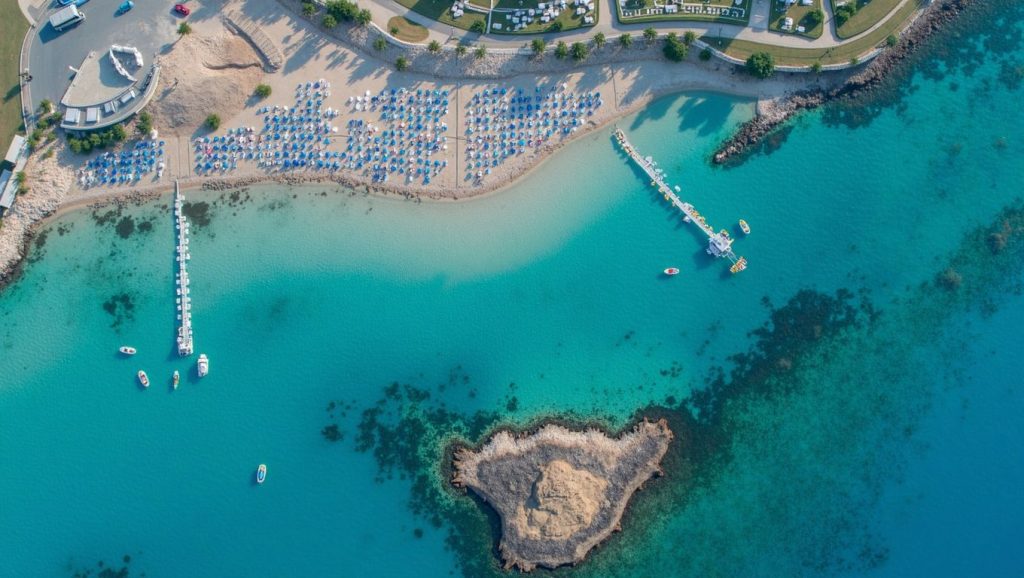 Arena y orilla en Sea Caves Beach Paphos, ?, Chipre