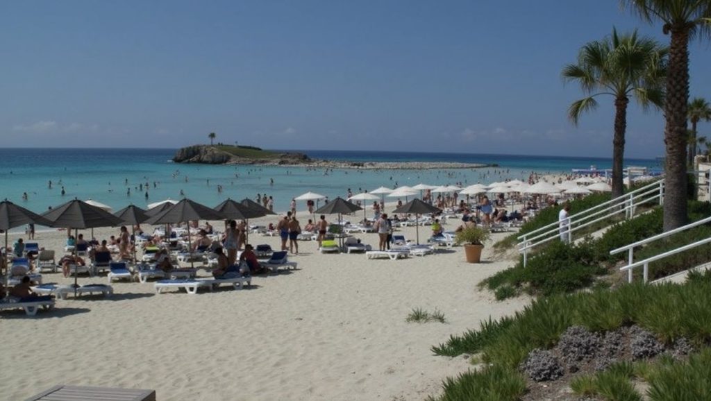 Vista amplia de Sirens Beach en ?, Chipre