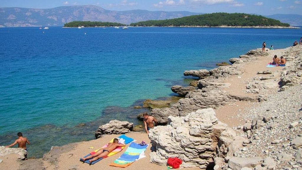 Vista general de Slatina Nudist Beach, Croacia